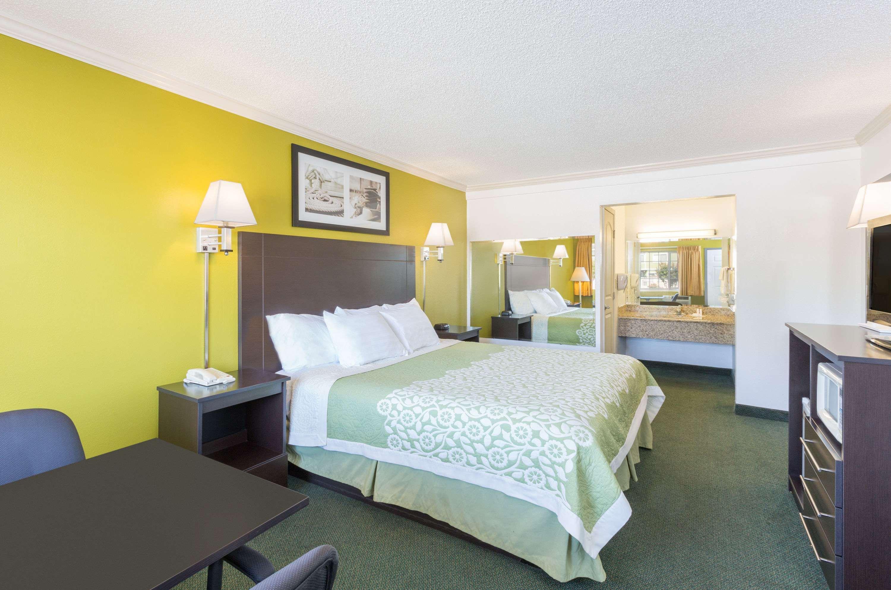 Days Inn By Wyndham King City Buitenkant foto