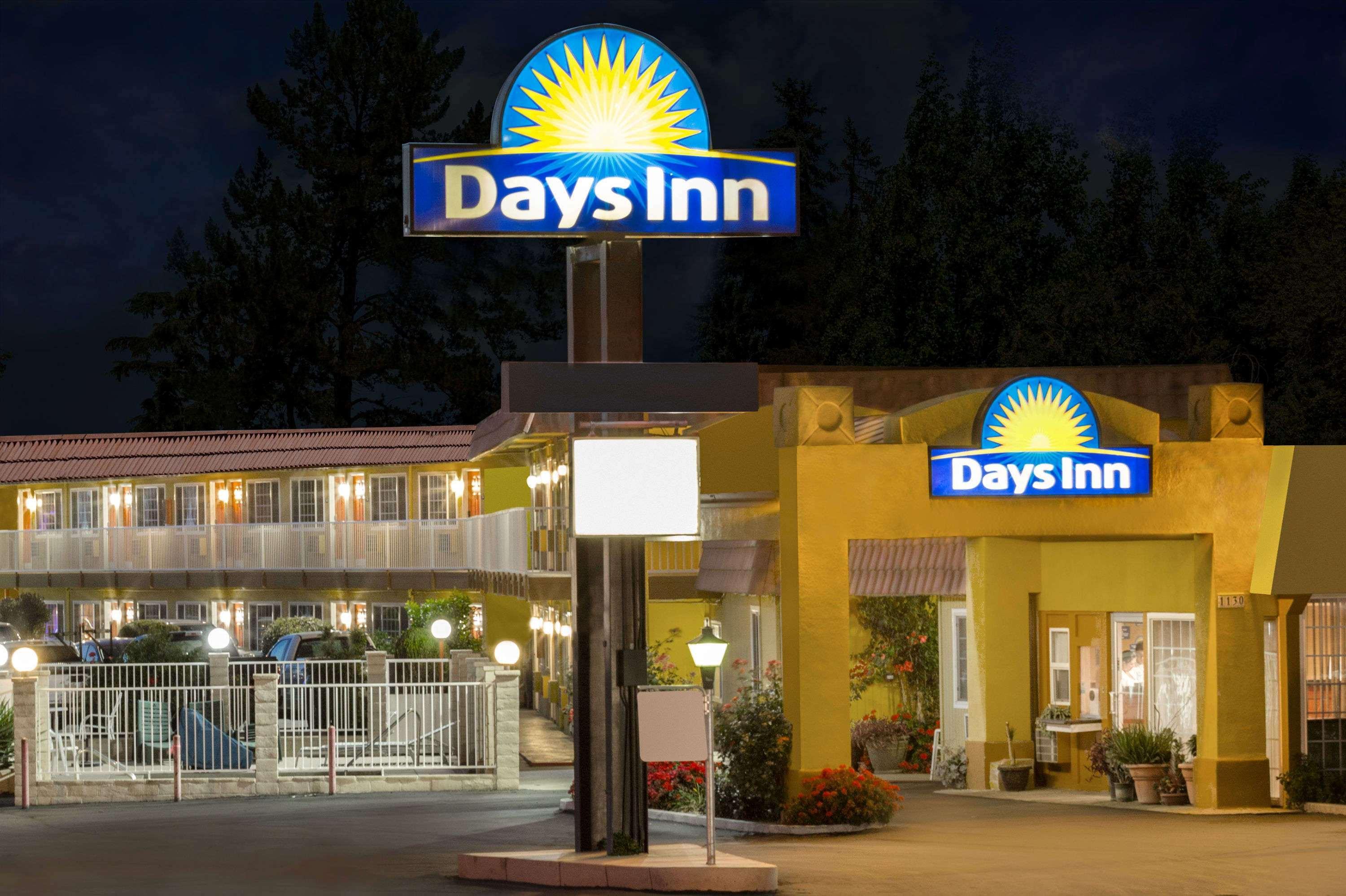 Days Inn By Wyndham King City Buitenkant foto