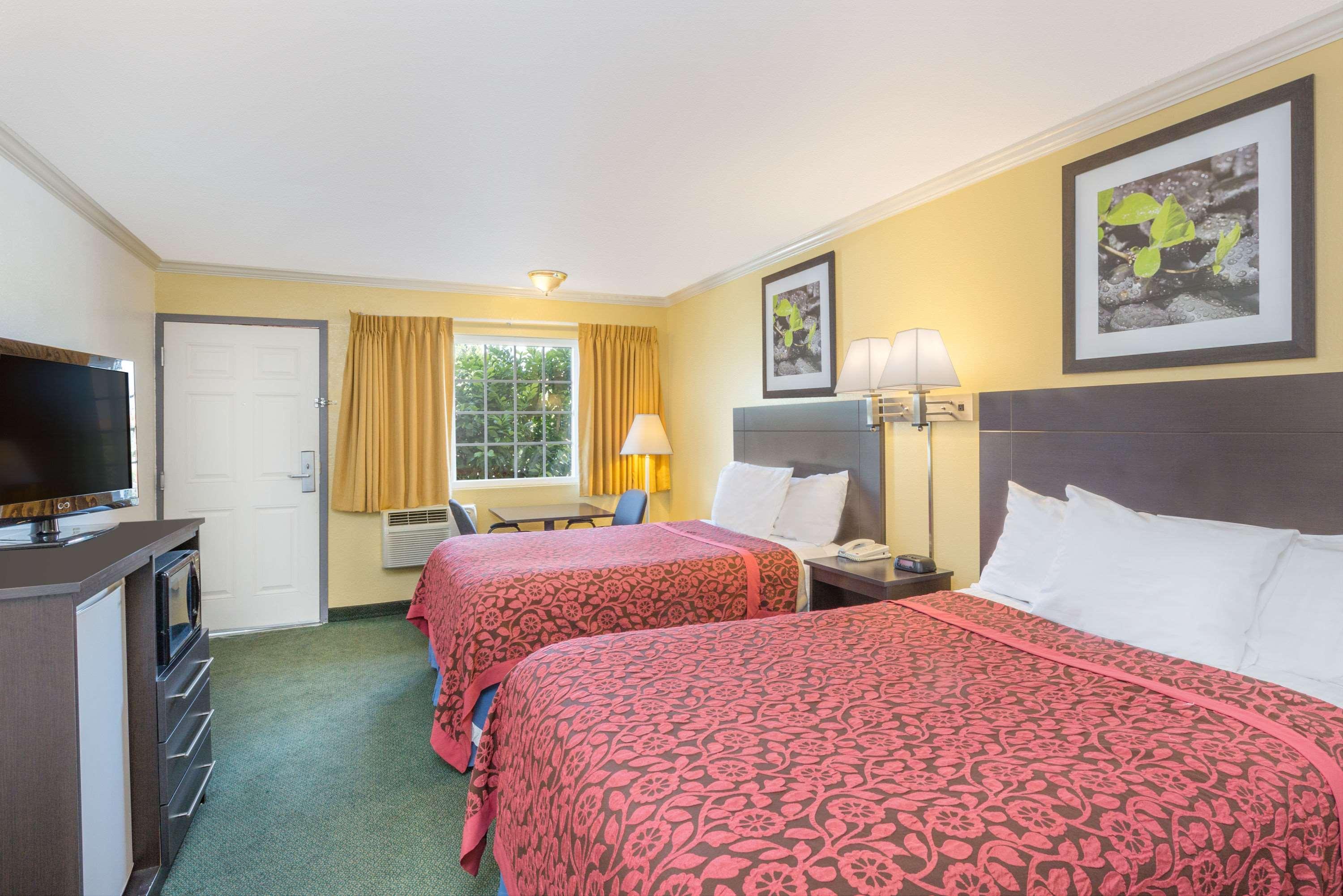 Days Inn By Wyndham King City Buitenkant foto